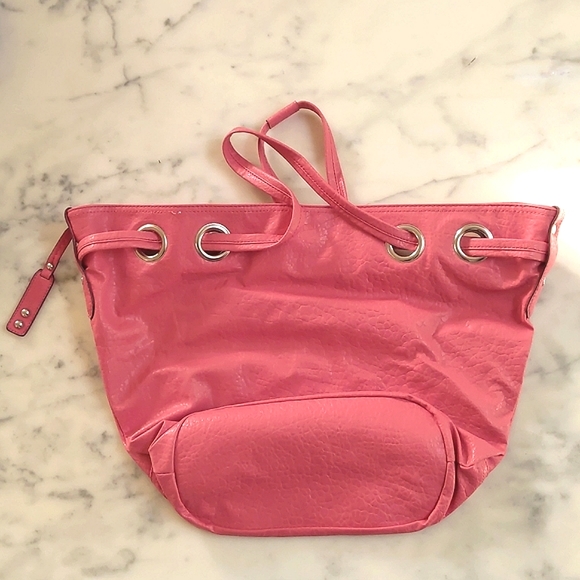 NWOT. Large simulated leather drawstring bucket bag. - Picture 3 of 4